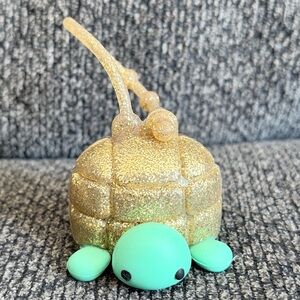 NWOT Bath and body works Shiny Turtle Pocketbac Holder